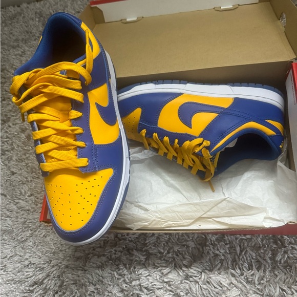 UCLA Nike dunks - Picture 4 of 5